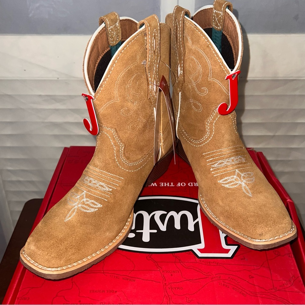 Justin Chellie Camel Suede Women’s Boots Size 8B Western Cowgirl Square Toe